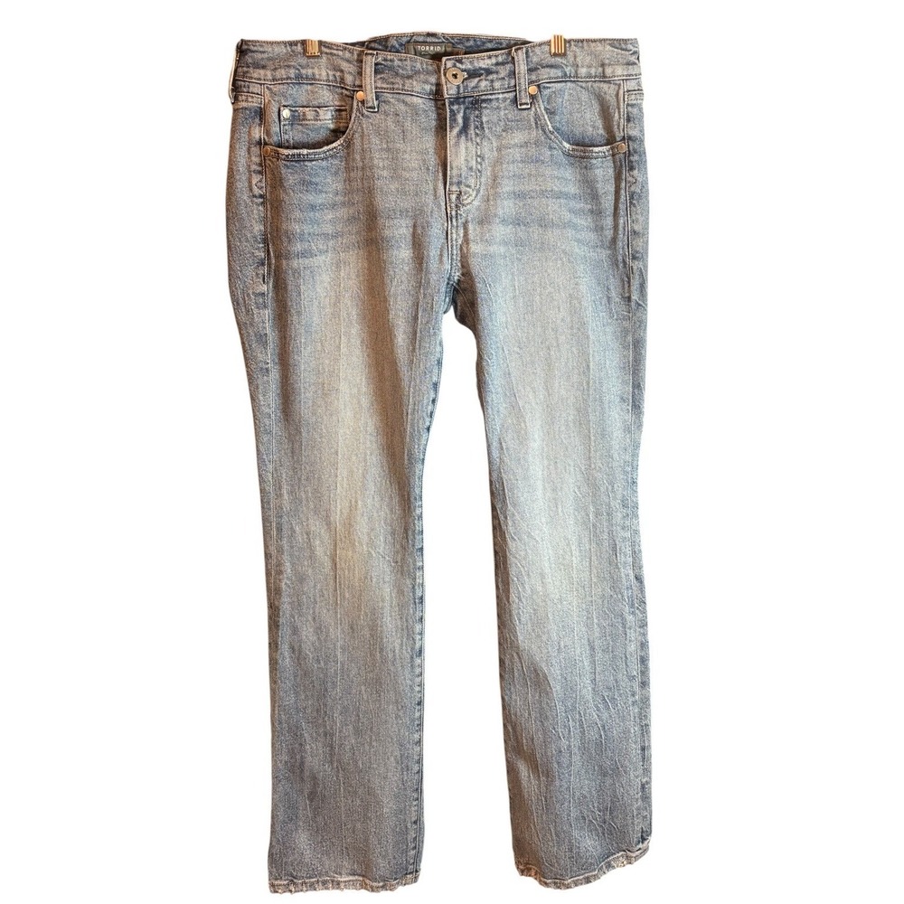 TORRID #feelthefit Mid-Rise Slim Boot Women's 10R Light Wash Jeans 35" x 31"